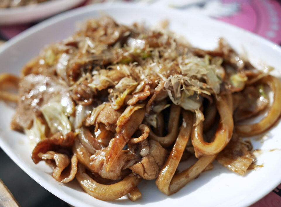 これが元祖！ 鳩ヶ谷ソース焼きうどん