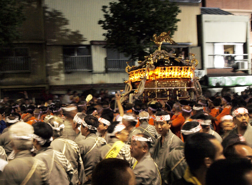 鳥越祭の千貫神輿