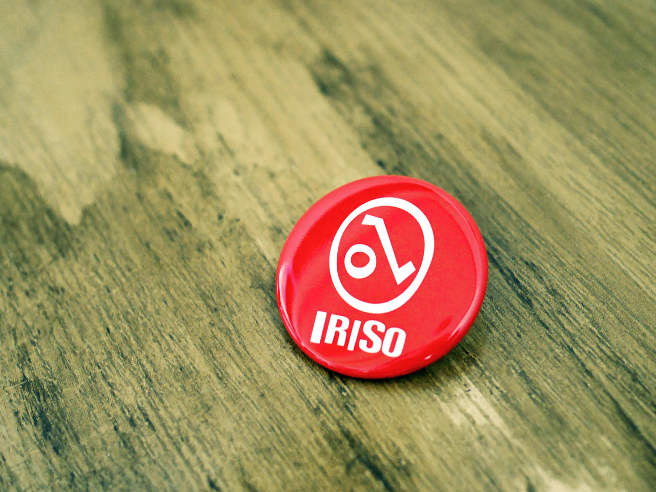 IRISO 缶バッジ