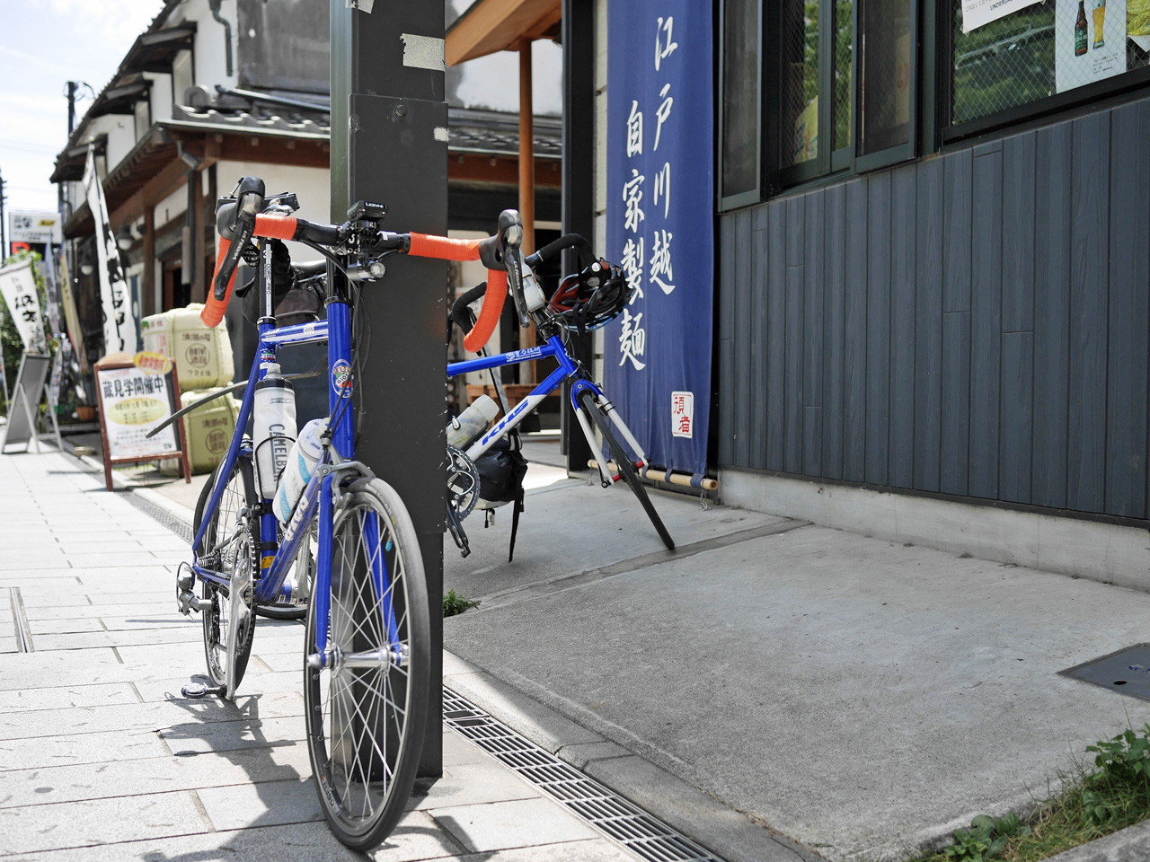 醸ん楽座の前に GIOS FELUCA を停車