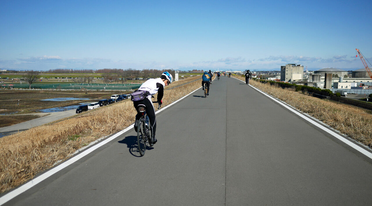 強烈な荒川峠に抗いながら荒サイを大久保浄水場まで北上