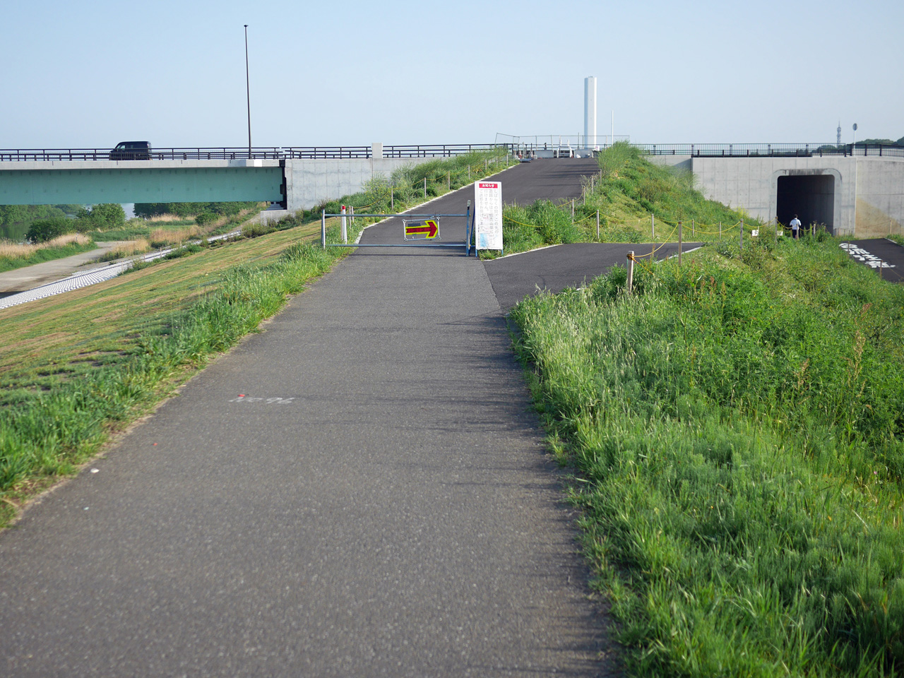 江戸川の左岸CRを遡上し、三郷流山橋有料道路の下を潜る