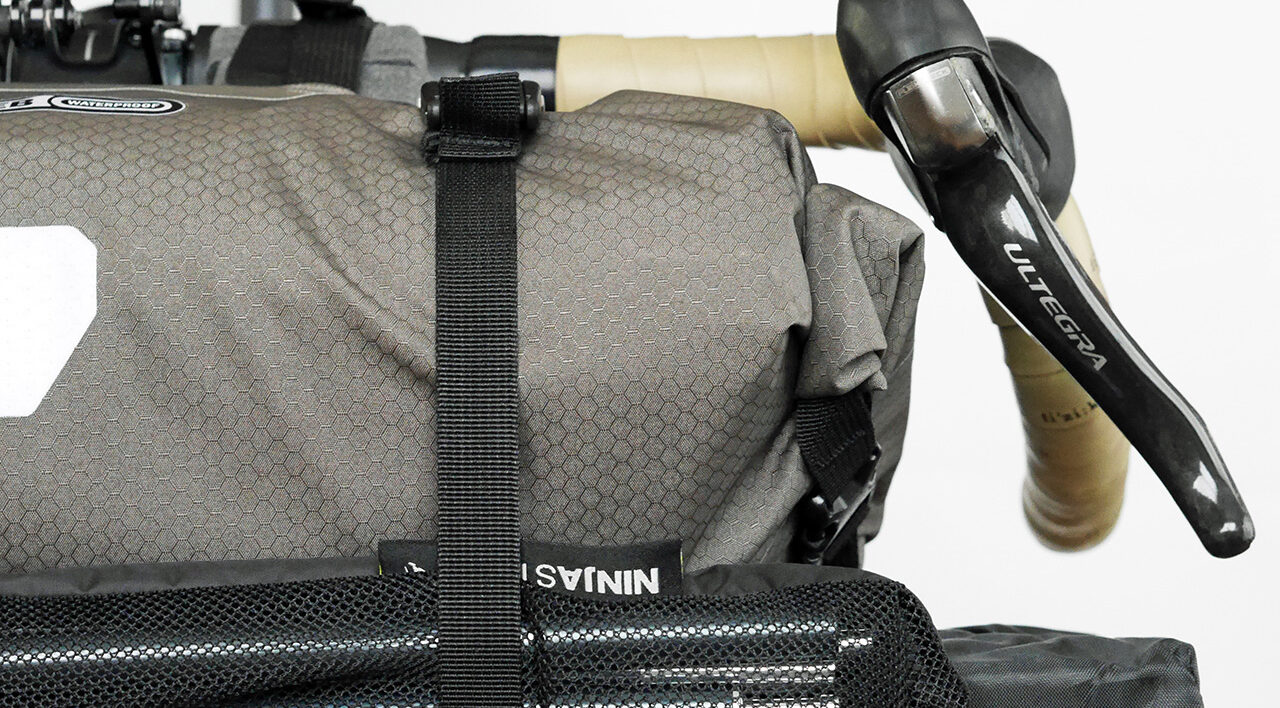 ORTLIEB HANDLEBAR PACK と STIの隙間は指1本分