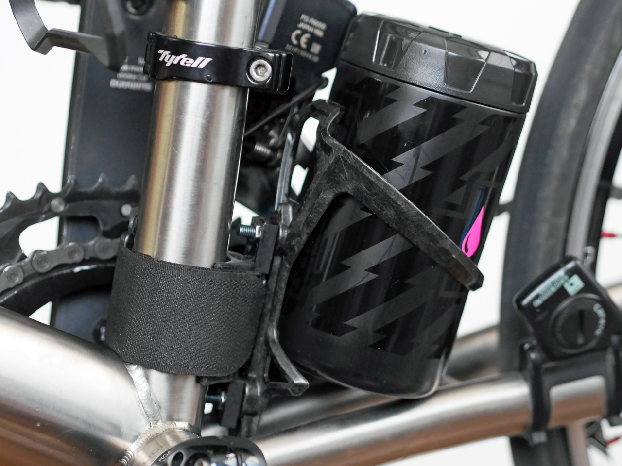 ZEFAL PULSE L2 の底までツールボトルは挿入されない
