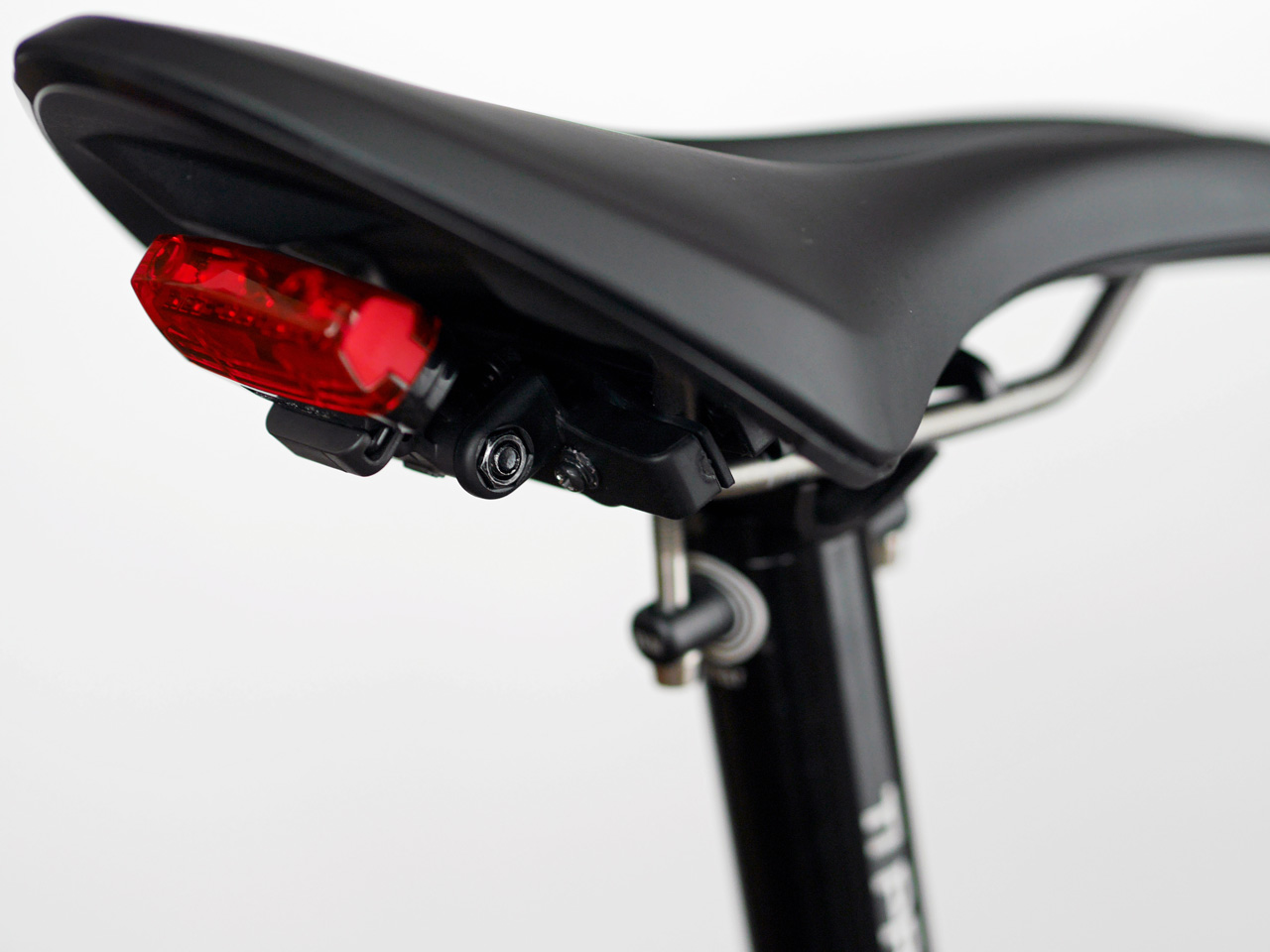 fi’zi:k TEMPO ALIANTE R3 の下面に CATEYE RAPID micro AUTO を装着