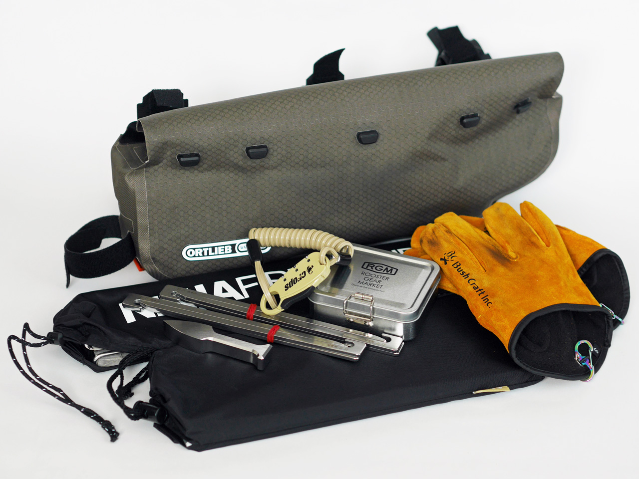 ORTLIEB FRAME-PACK RC TOPTUBE に収納するキャンプ道具