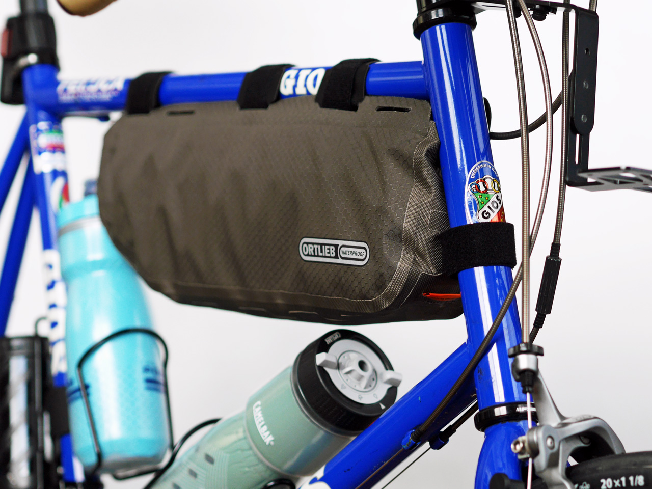 ORTLIEB FRAME-PACK RC TOPTUBE を装着した GIOS FELUCA