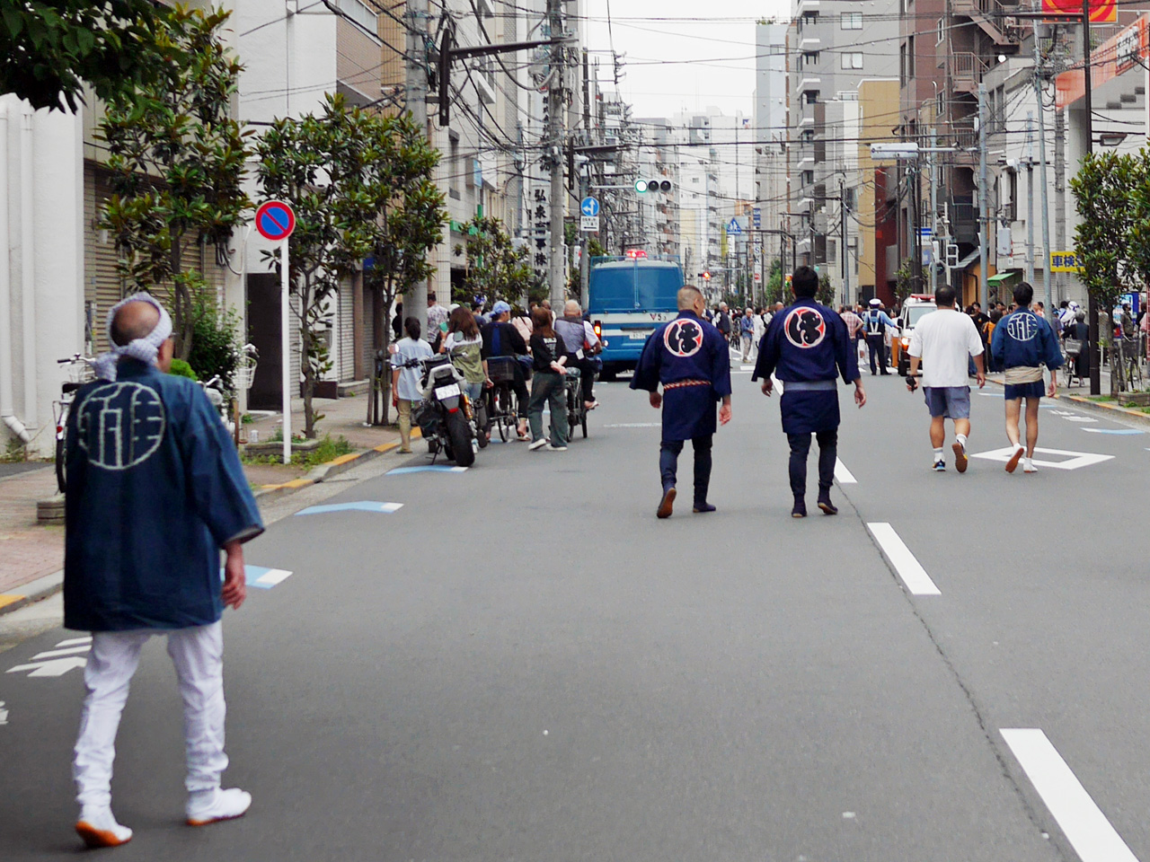 浅草通りから南側は鳥越祭の真っ最中