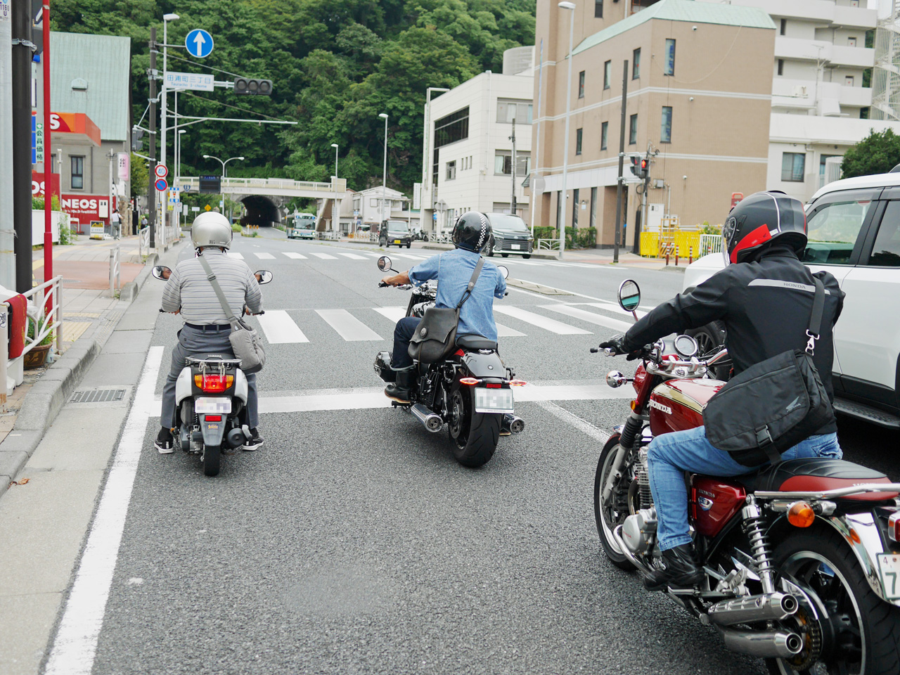 田裏隧道を抜ければ横須賀だ