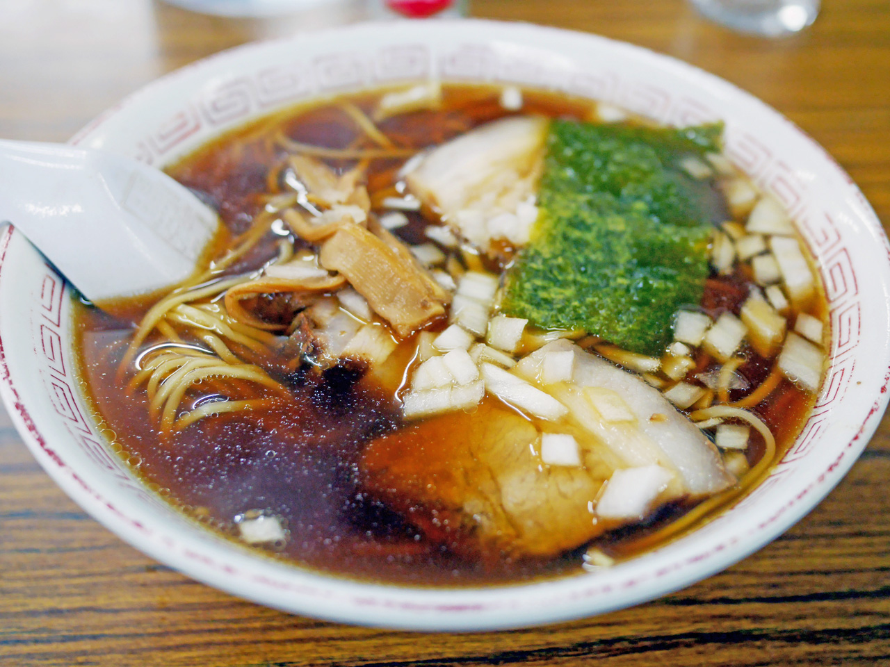 ニコニコドライブインのラーメンは、もちろん竹岡式ラーメン