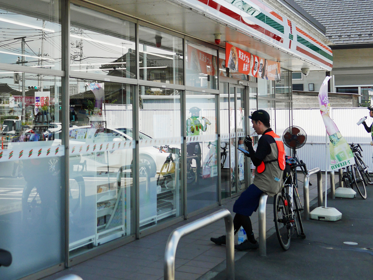 PC1のセブンイレブン行田下須戸店で休憩と補給を済ませる