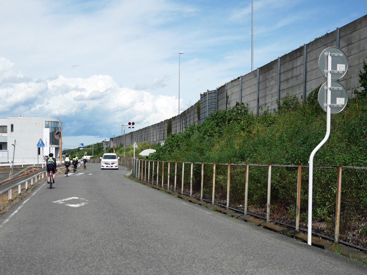 東北自動車道に沿って館林市を北上