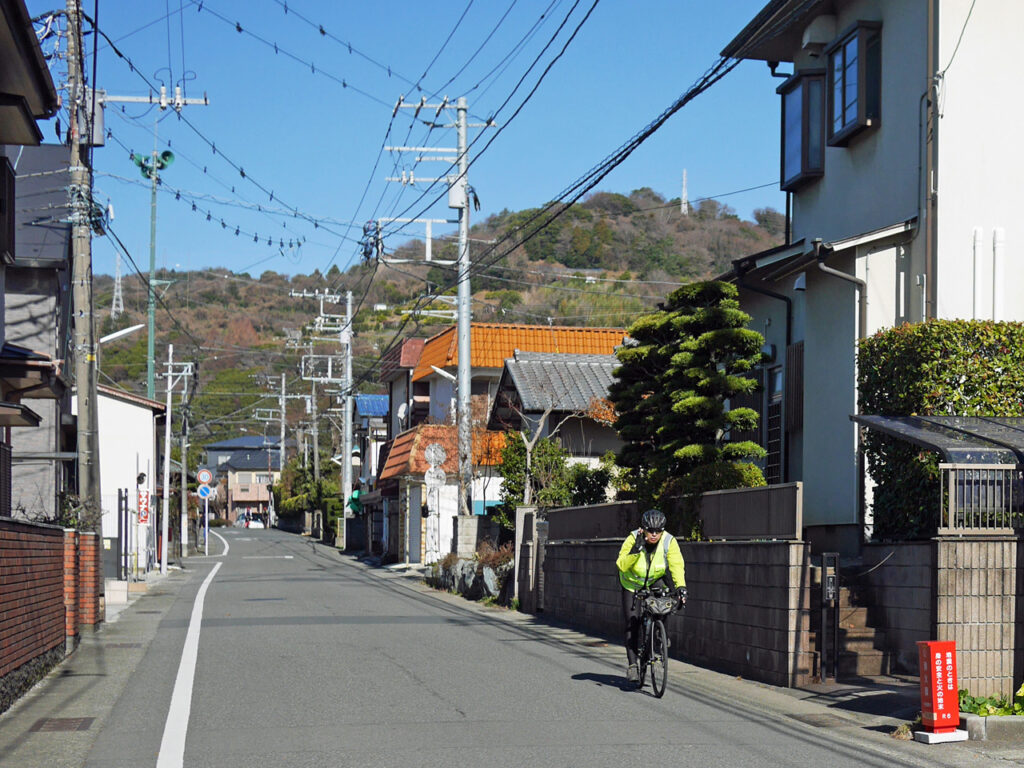 曽我梅林が近くなるにつれて先行者とすれ違うことが増えてきた