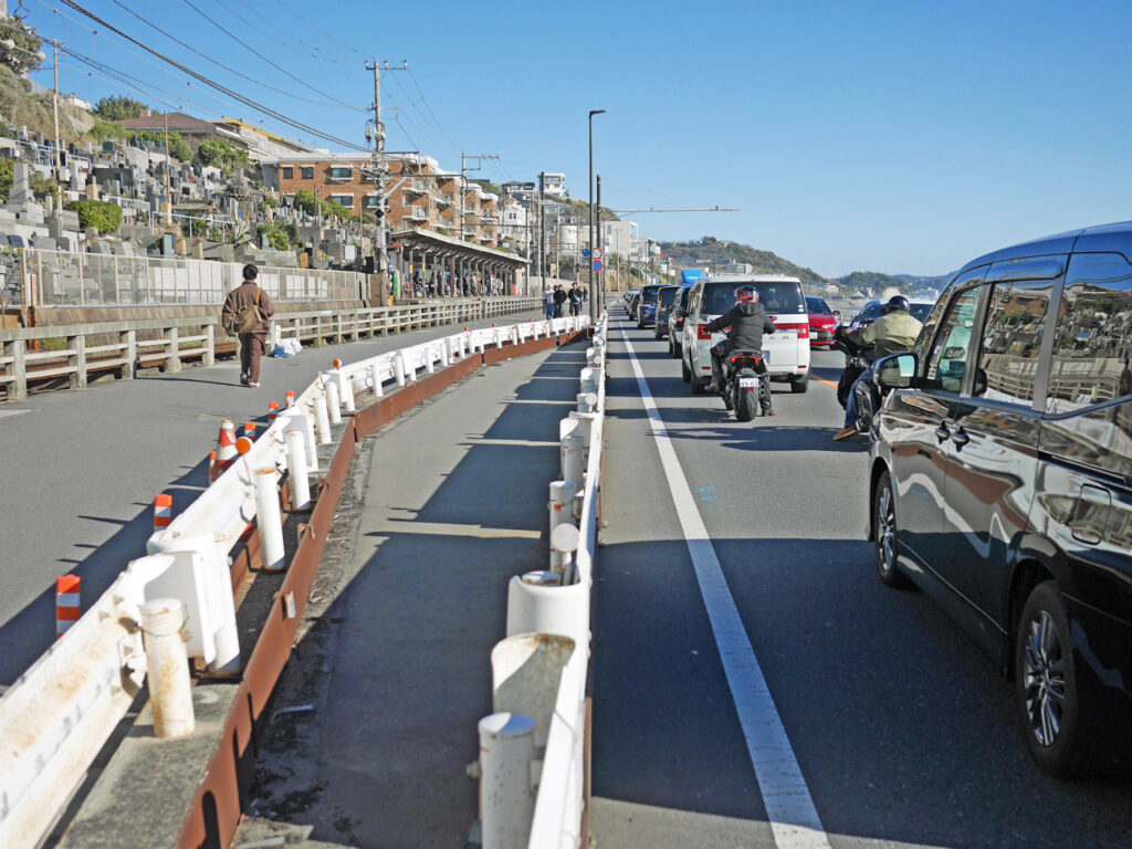 鎌倉高校前あたりの渋滞