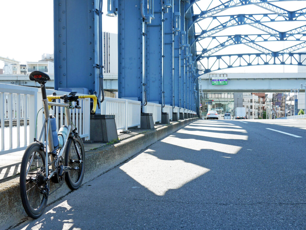 隅田川に架かる駒形橋から墨田区方面を望む LIGHTCYCLE Ti451