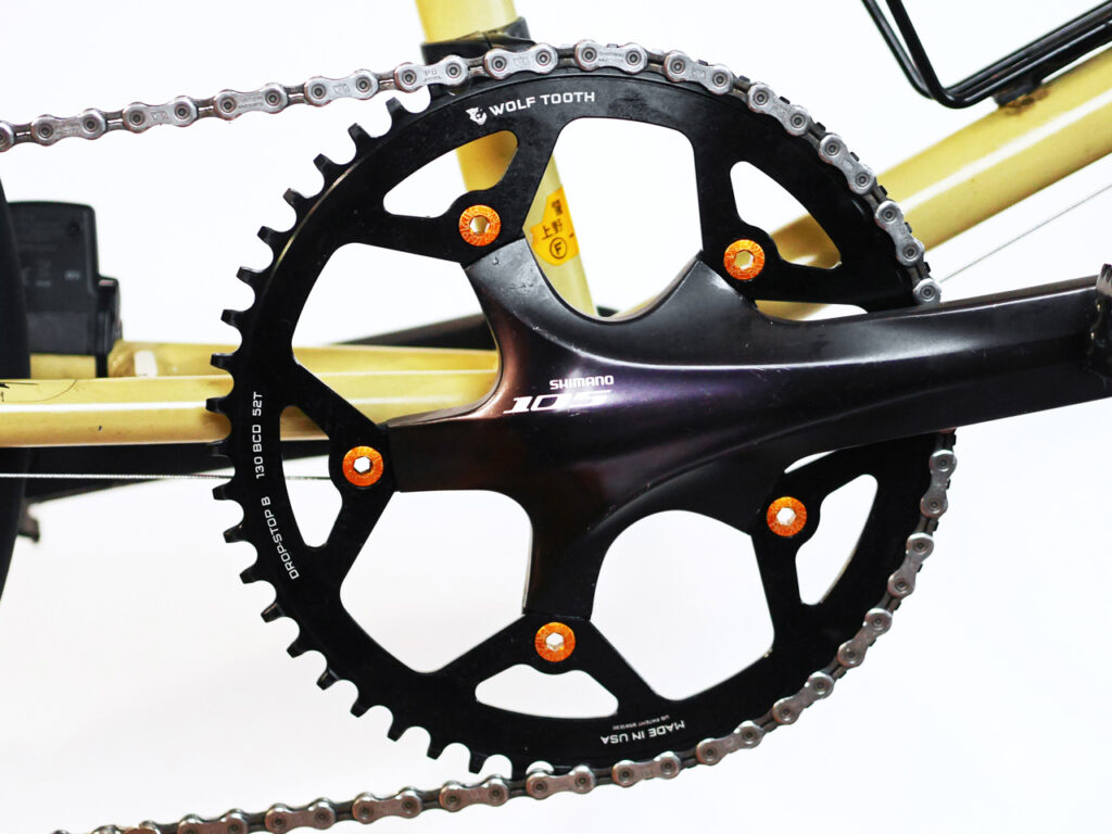 チェーンリングを WOLF TOOTH 130 BCD Road Chainrings 52T に換装した BRUNO SKIPPER