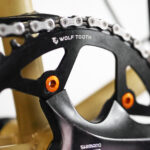 WOLF TOOTH 130 BCD Road Chainrings 52T がチェーンをしっかり掴んでいる